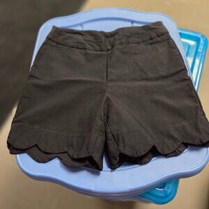 Cute black scallopped hem shorts